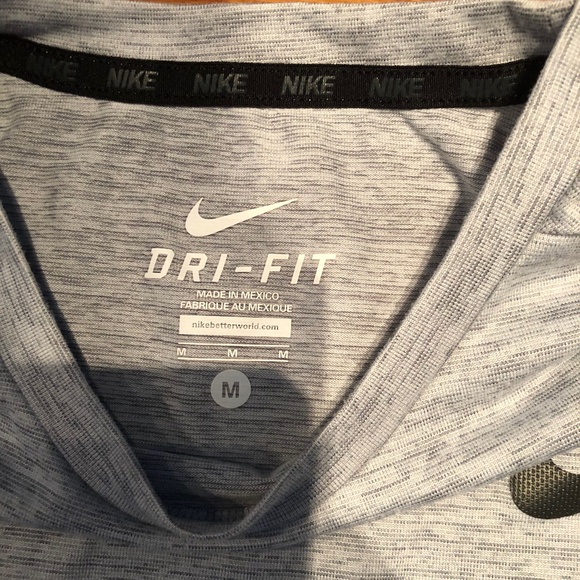 Nike performance stretch DRI-FIT tee - Picture 2 of 5
